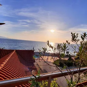 Villa Skenderi, Sarande