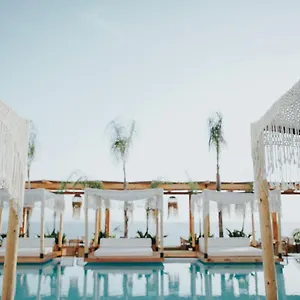 Hotell Barracuda, Sarandë