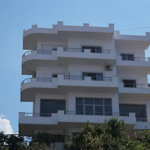 Apartment Bill's, Sarandë